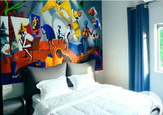 石门对于酒店的墙体彩绘而言更注重哪些方面？